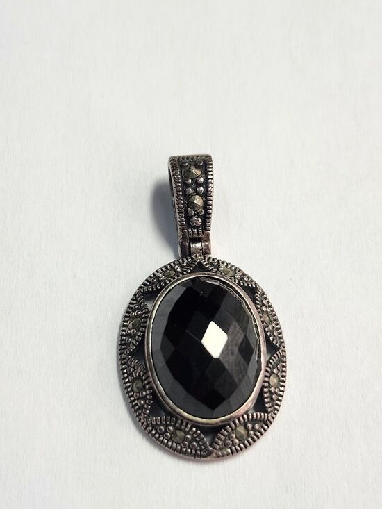No Brand Jewelry - Sterling Silver 925 Black Quartz Stone Oval Pendant With Marcasite Accents